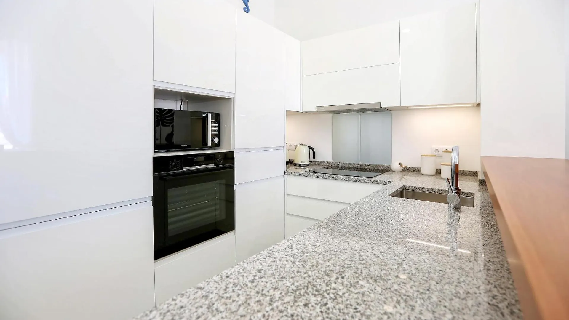 Apartment Maison Faro Luxe - A Tranquil Retreat By The Algarve Coast